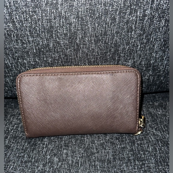 Michael Kors Tan Brown Small Zip Around Wallet - Picture 2 of 4